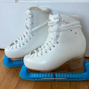 EDEA Overture with blades, size 195